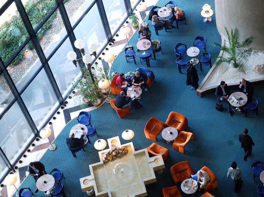 Mastering the virtual conference experience in 2025